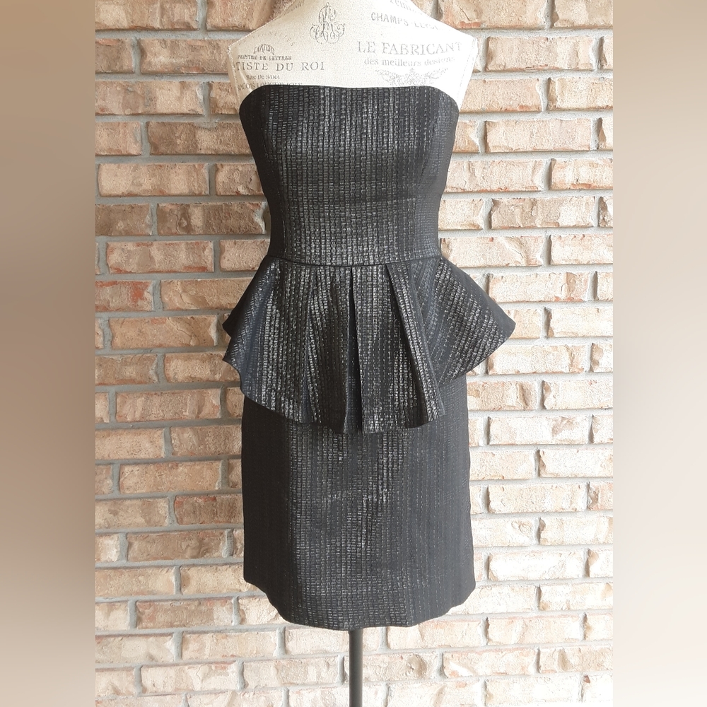Nicole Miller Black Metallic Textured Strapless Peplum Club Party Dress.